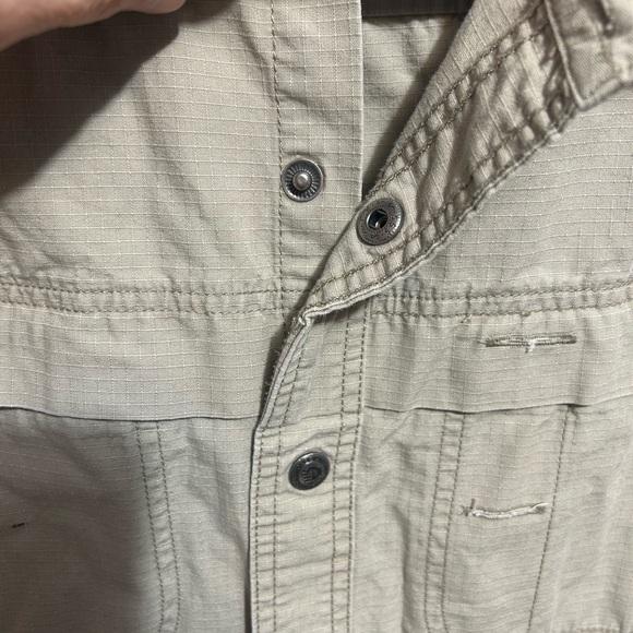 Cabelas Legendary long sleeve button up size medium - Picture 4 of 8